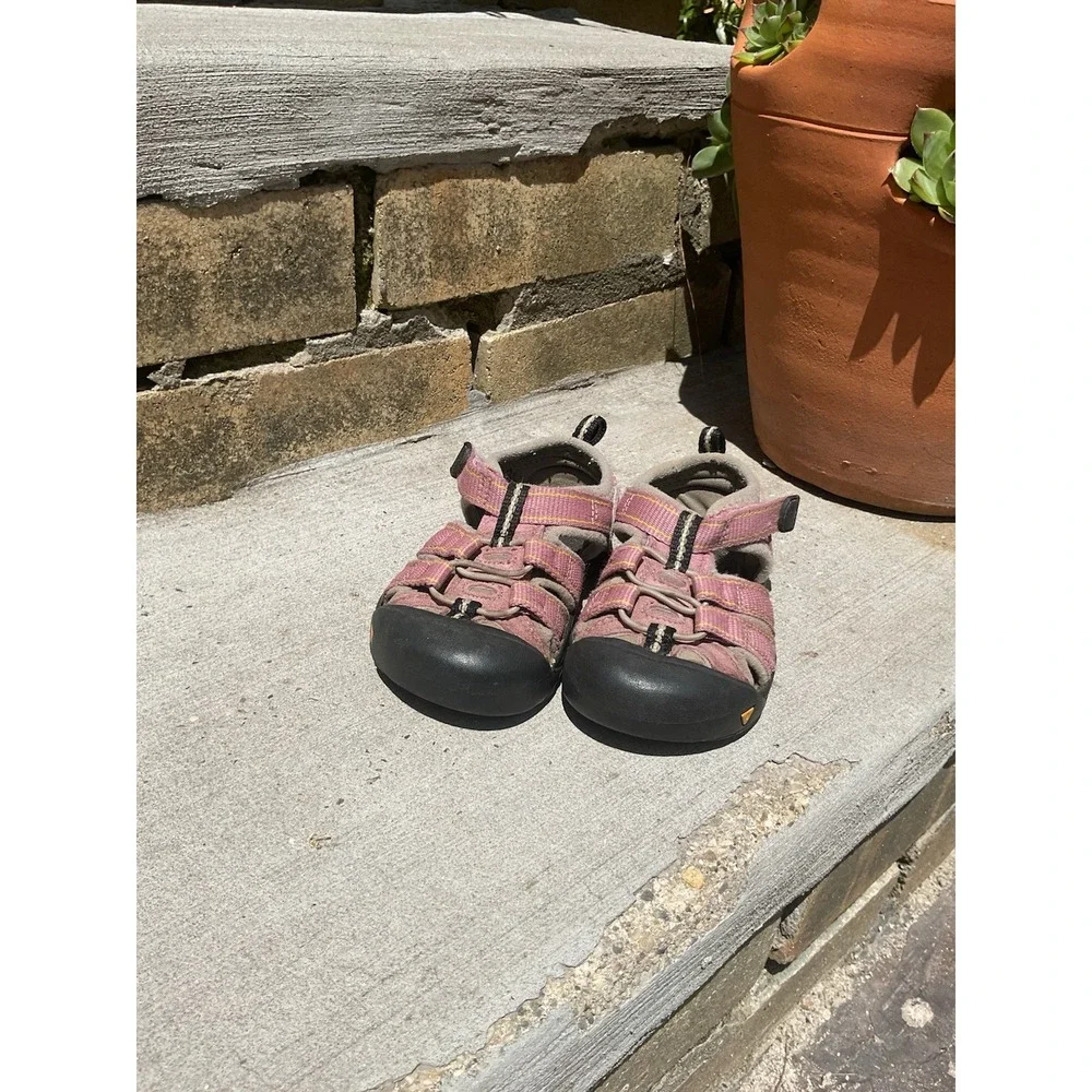 Preowned - KEEN WATER SANDALS - TODDLER Pink Gray SIZE 7 Nice